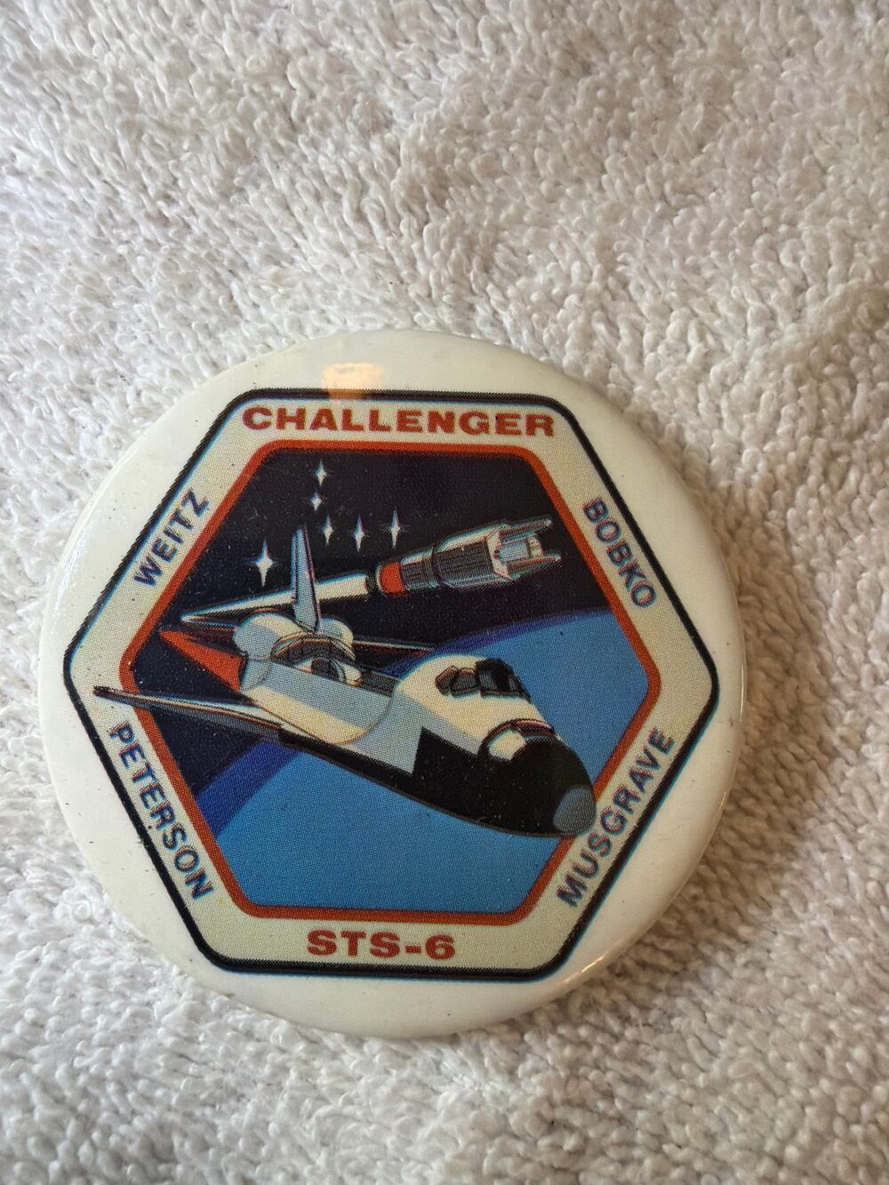 Vtg 1983 NASA Challenger STS-6 Lg Pinback Button Weitz Bobko Musgrave Peterson